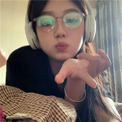 穿越橄榄树林